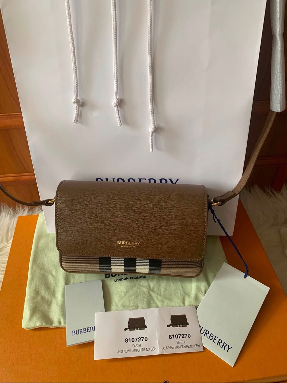 1️⃣0️⃣5️⃣0️⃣🇨🇦BURBERRY WALLET ON LEATHER / CROSSBODY 🤎✨